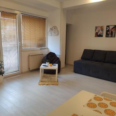 City Center White Apartment! Скопье Экстерьер фото