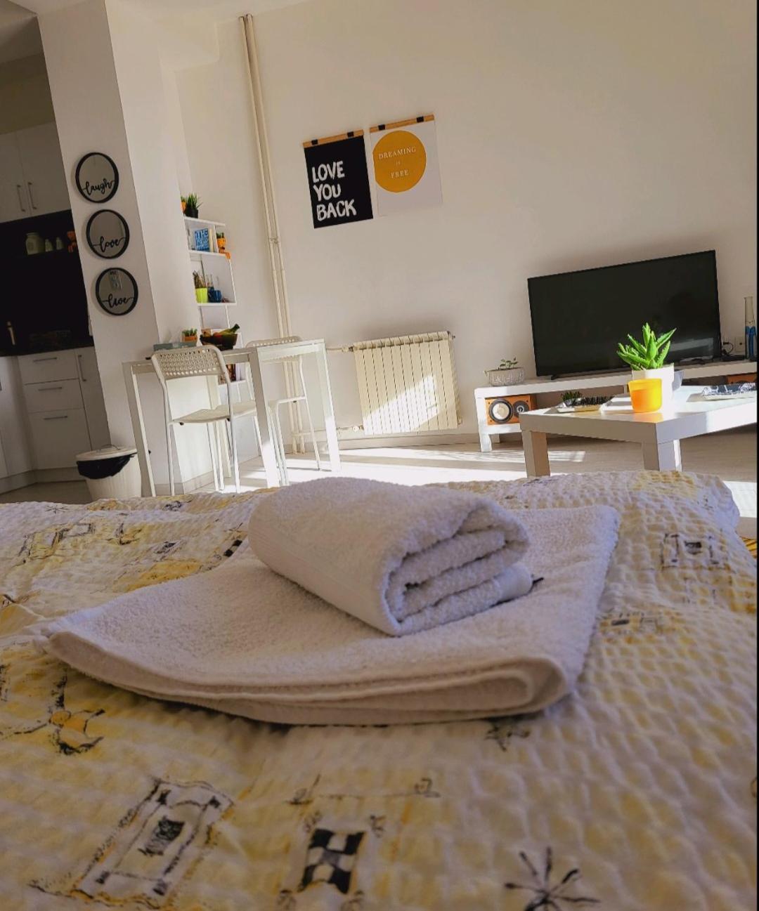 City Center White Apartment! Скопье Экстерьер фото