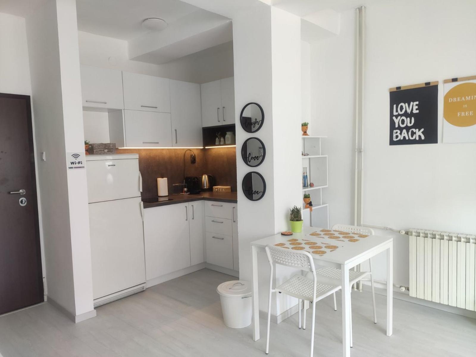 City Center White Apartment! Скопье Экстерьер фото