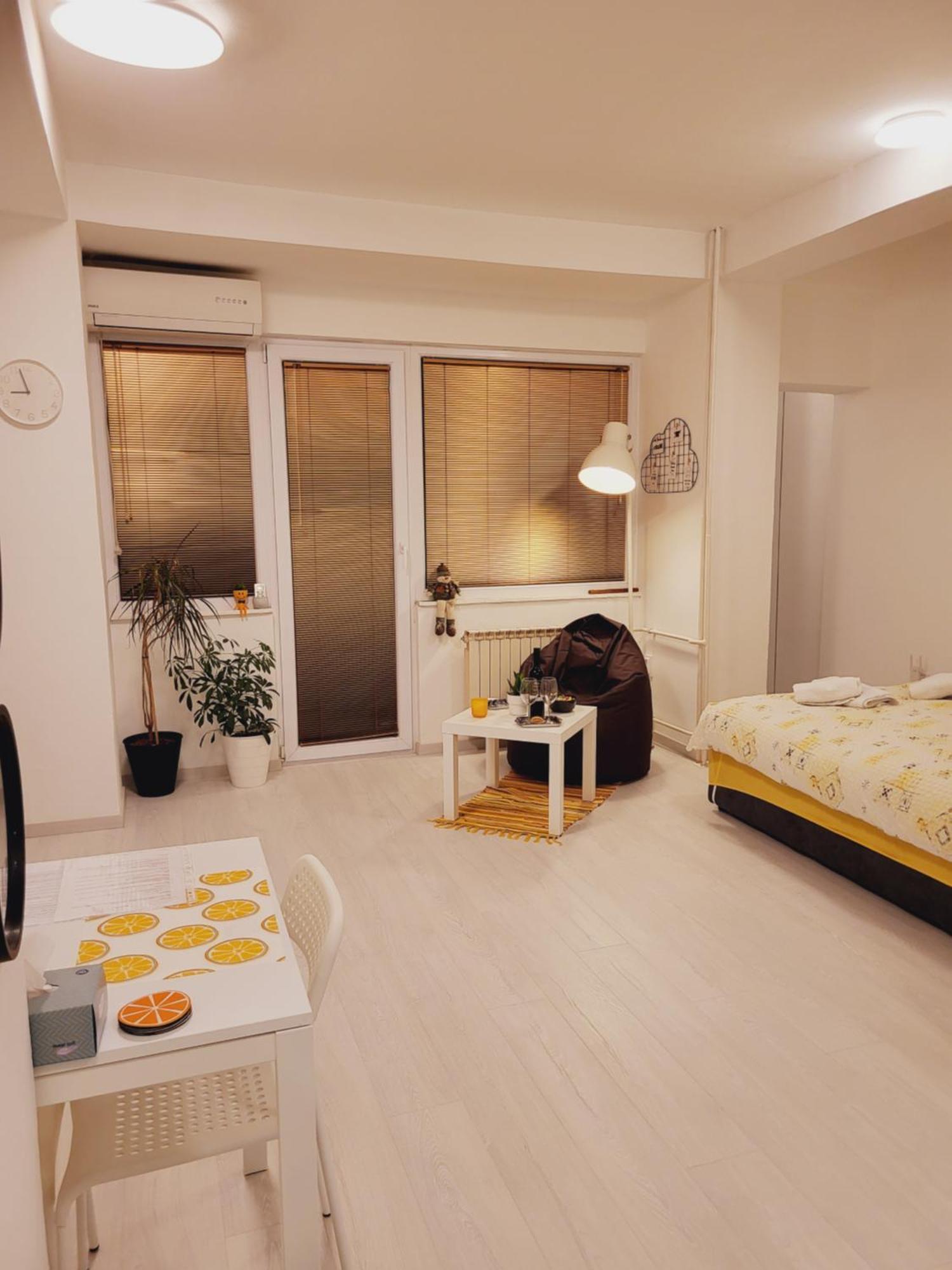 City Center White Apartment! Скопье Экстерьер фото